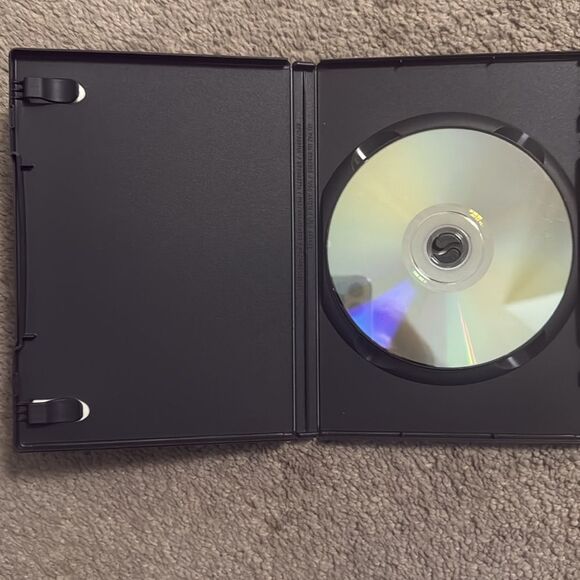 “The Village” Widescreen Edition DVD! - Picture 5 of 6